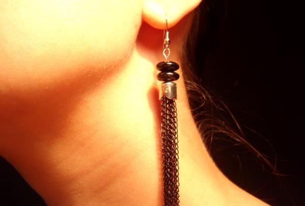 Lange oorbellen in vamp-stijl