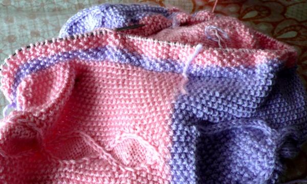Clasă de master despre tricotarea unei pături pentru copii