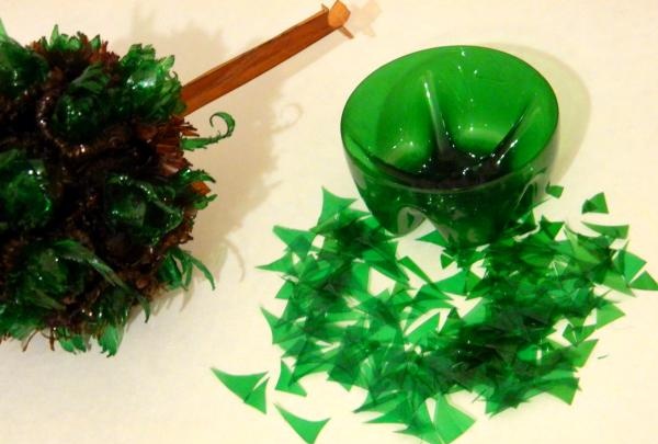 Topiary pagamintas iš plastikinių butelių