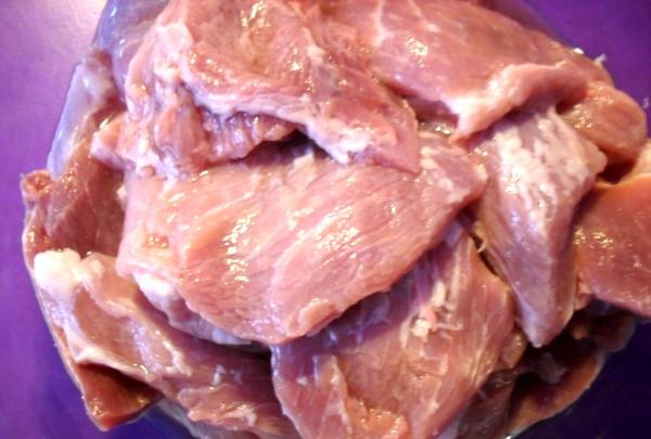 carne la cuptor cu garnitura de cartofi