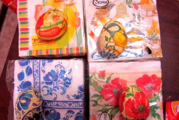 Trứng Phục sinh sử dụng kỹ thuật Decoupage