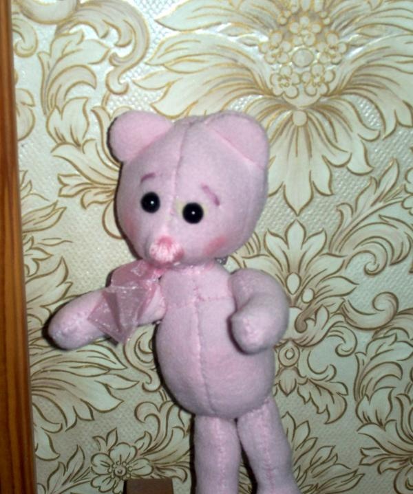 Cara membuat teddy bear berwarna merah jambu