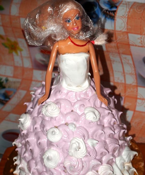 Cake doll