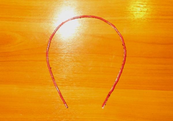 Diadema de un cinturón viejo.