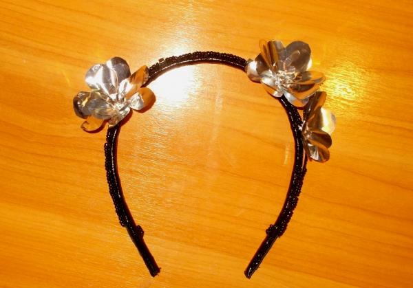 Diadema de un cinturón viejo.