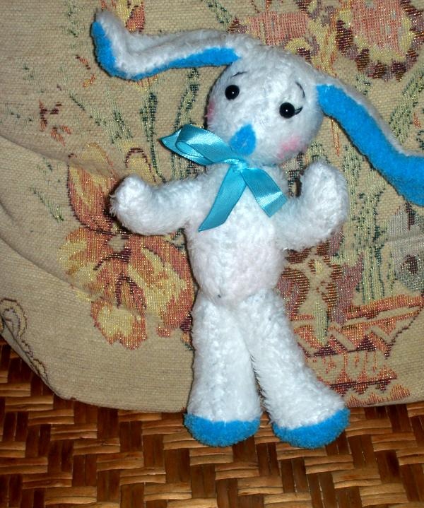 kanin med blå ører