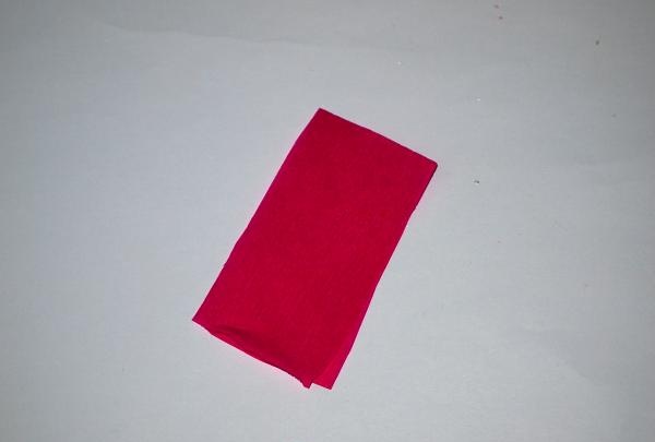 זר צבעונים עשוי נייר גלי