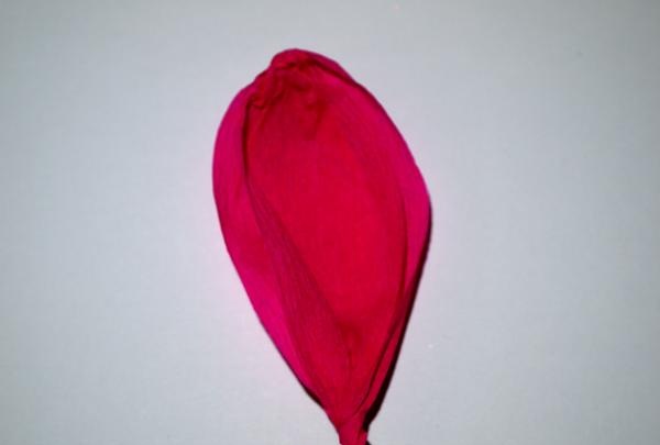 kytica tulipánov z vlnitého papiera