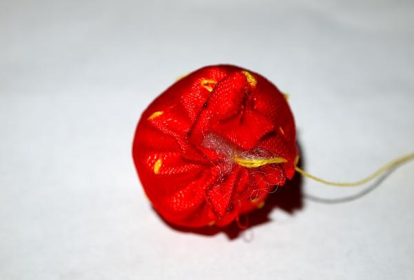 Barrettes à cheveux fraise en rubans de satin