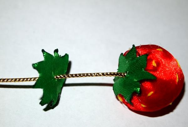 Barrettes à cheveux fraise en rubans de satin