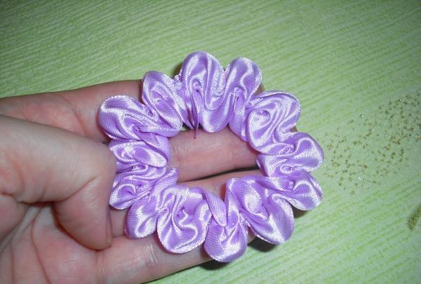 Blumenstrauß aus elastischem Band