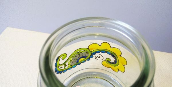 Glas in lood schilderij van een pot