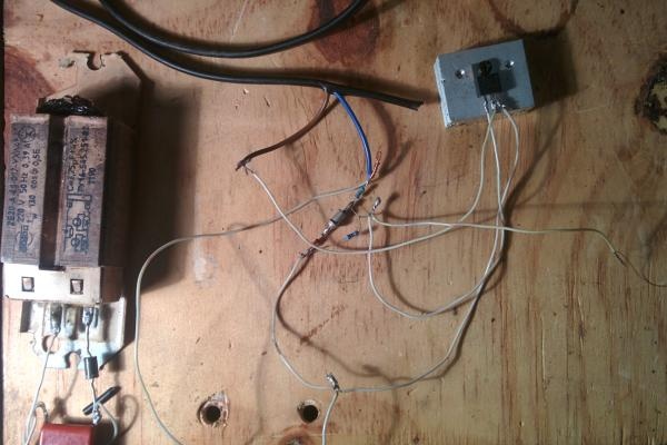 Kacher Brovina daripada rangkaian 220 volt