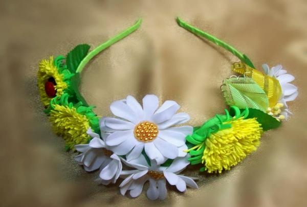 headband na may mga dandelion at daisies