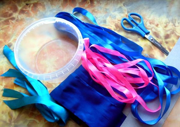 Satin ribbon basket