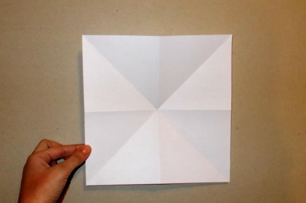 Painel de flores de papel origami