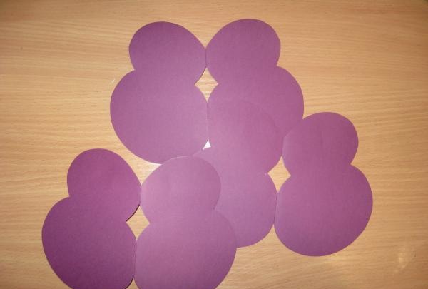 Figure eight shaped cards for the holiday