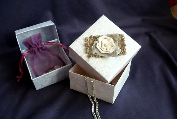 Elegant gift box