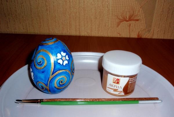 Malování dřevěného vajíčka