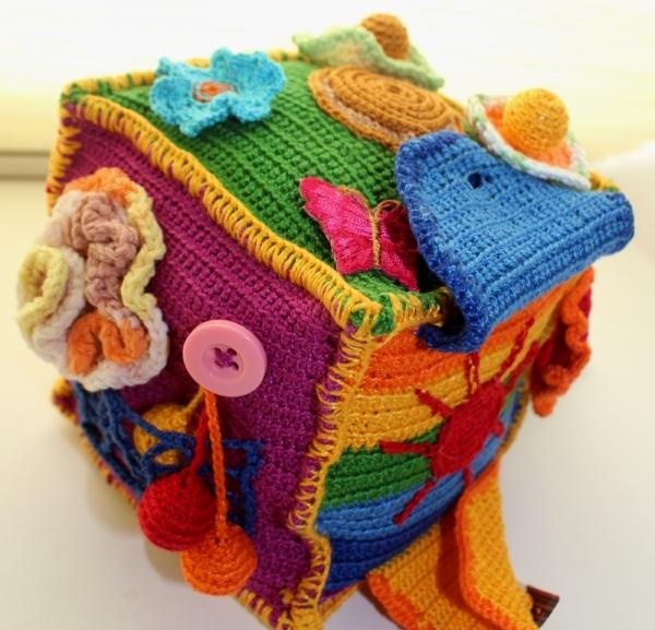 Направи си сам образователен куб за плетене на една кука