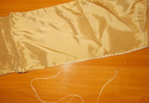 Jupe en tissu de soie avec partie volantée