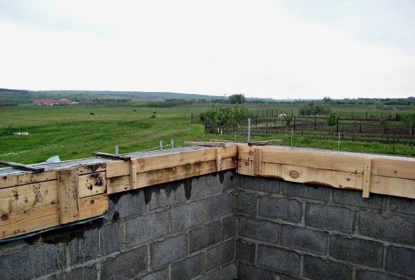 Etapy stavby stodoly