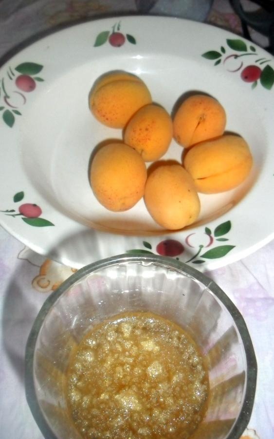 Homemade apricot jelly candies