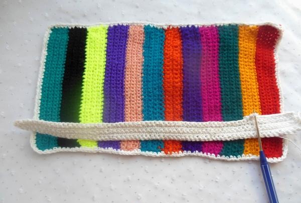 Trousse tricotée