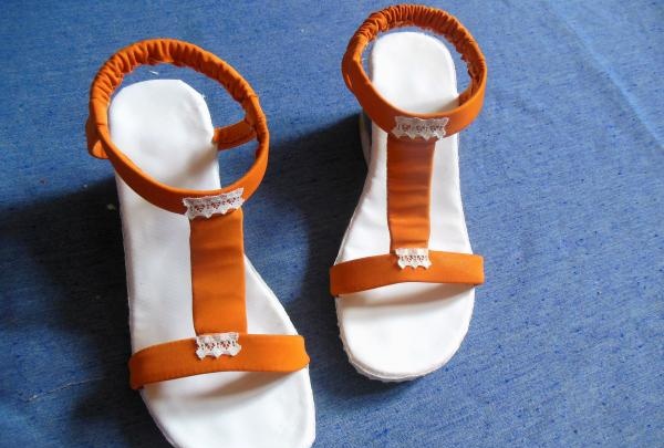 Mengganti bahagian dalam sandal lama