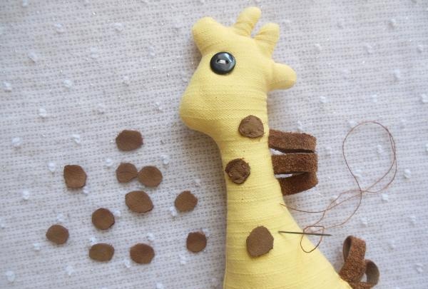 Girafa de brinquedo macio faça você mesmo