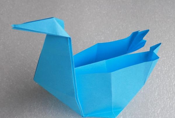 Хартиена кутия за лебеди