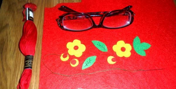 We naaien een brillenkoker van vilt
