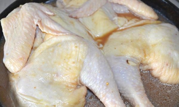 Sörben és mustárban pácolt csirke