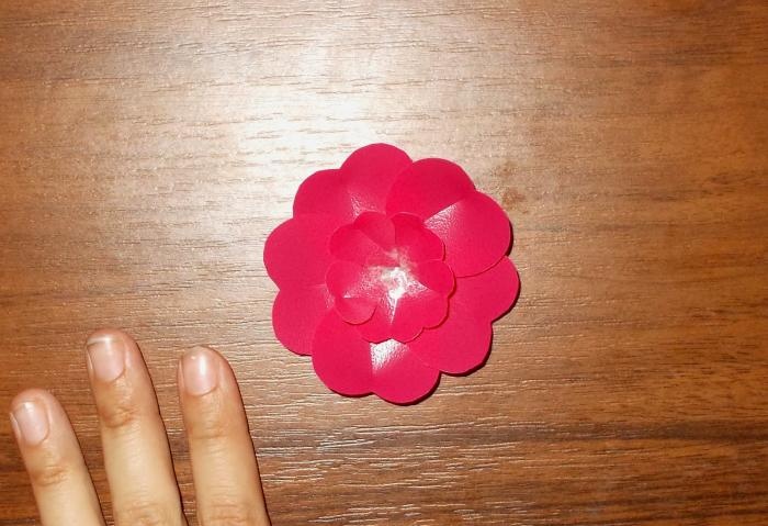 Plastic flower decoration