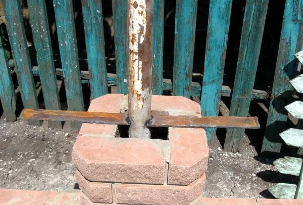 Building a brick fence