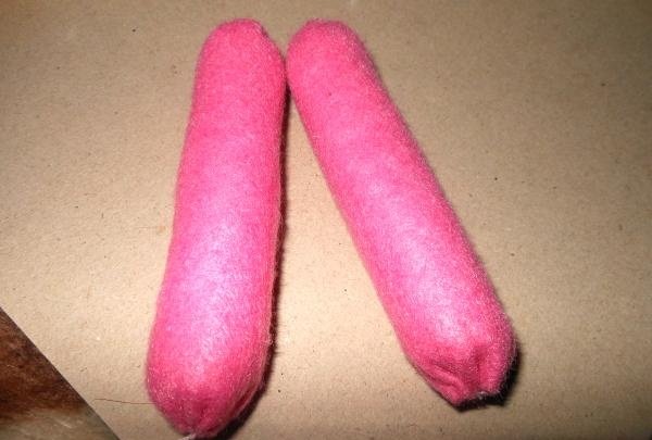 How to sew a sausage from felt