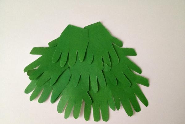 Kağıttan bir Noel ağacı nasıl yapılır