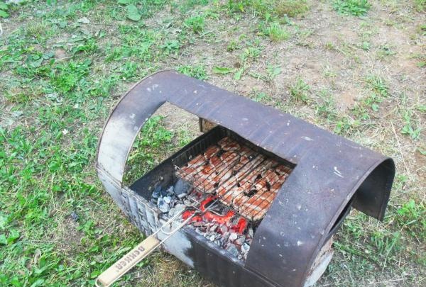 barbecue from an old barrel