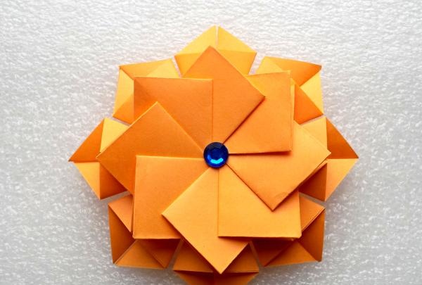 Flor d'origami modular