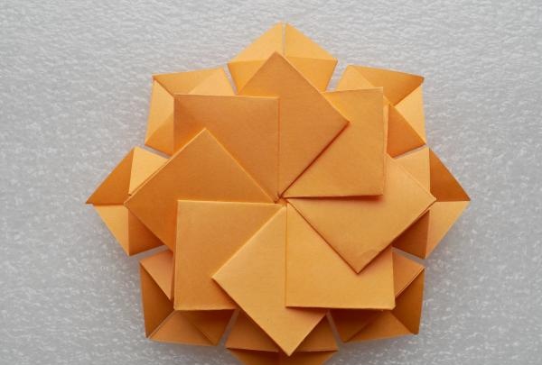 Modulare Origami-Blume