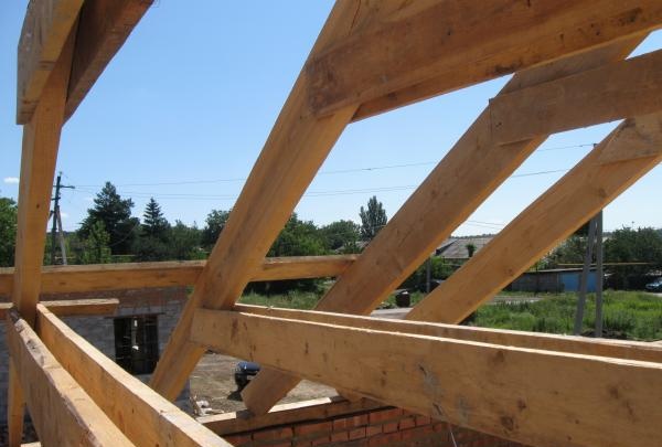 Manufacturing a gable roof