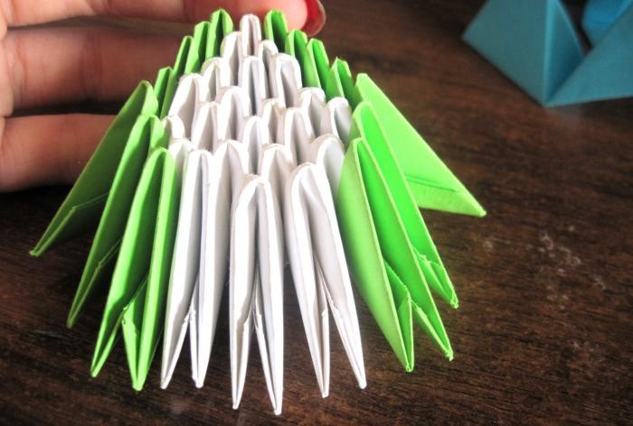 Water lily mula sa origami modules