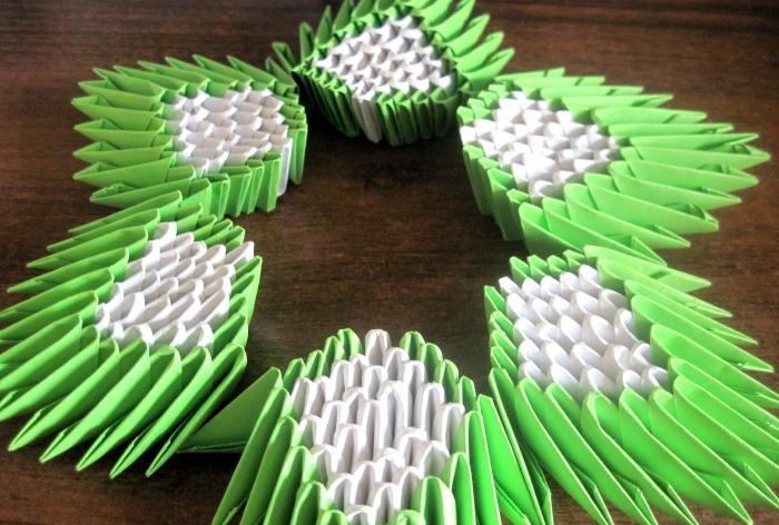 Seerose aus Origami-Modulen
