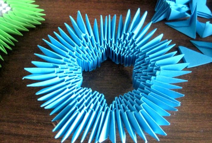 Näckros från origamimoduler