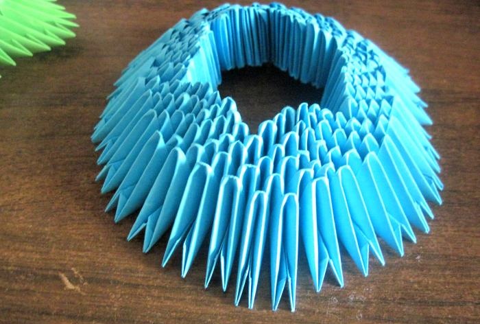 Lirio de agua de módulos de origami.