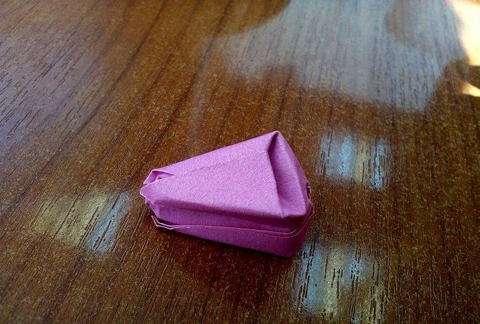 Kad 3D dengan tulip origami