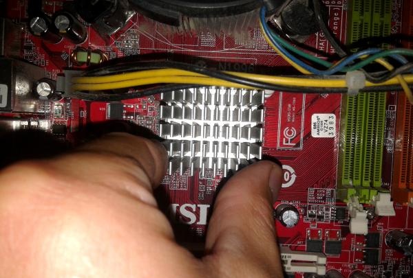 Cómo desmontar una computadora y limpiarla