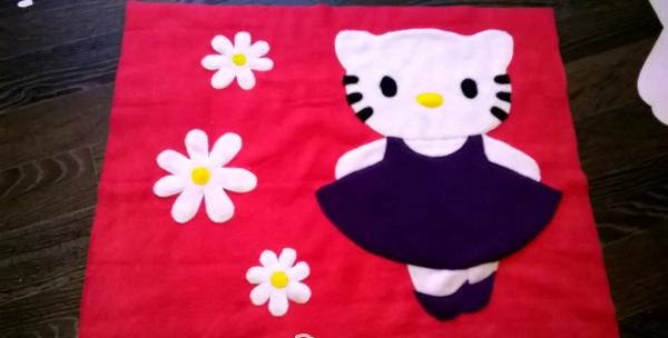 Bantal bayi kucing