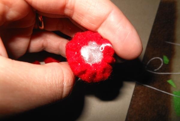 Cómo coser fresas de fieltro.