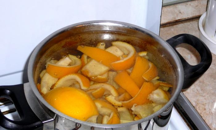 Pieles de naranja confitadas sin aceite
